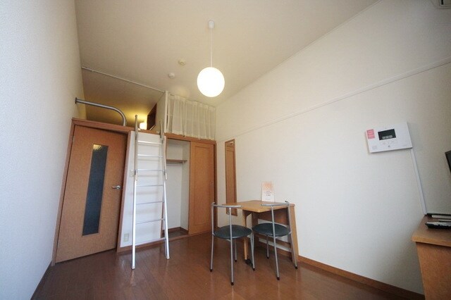 レオパレスフォレストフラワーの物件内観写真