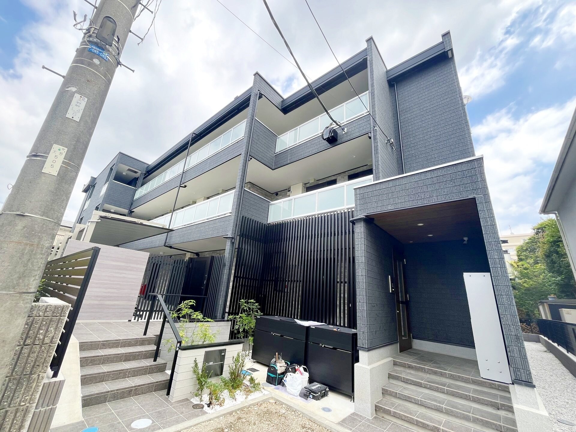 リブリ・西鶴間の物件外観写真