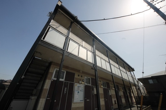 レオパレス百合の物件外観写真