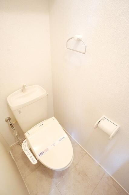 ヴィラ　ペルジモーネの物件内観写真