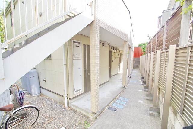 アザレ読売ランドＤ棟の物件内観写真