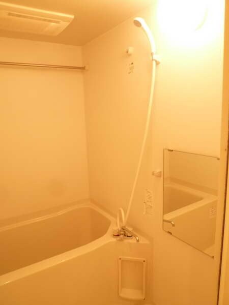 ＲＥＳＰＥＣＴ　ＴＨＲＥＥの物件内観写真