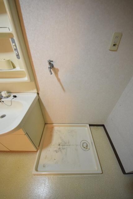 ニューリバーコートの物件内観写真