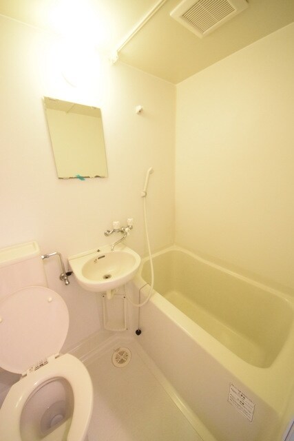 メゾンジュネスの物件内観写真