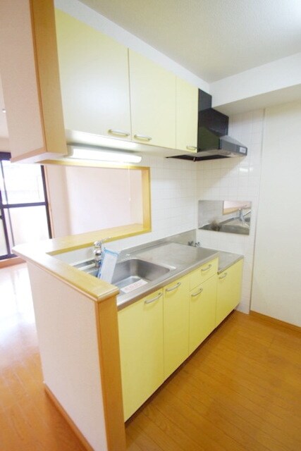 パイン・ヒルズ参番館の物件内観写真