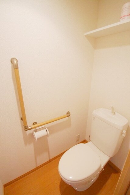 パイン・ヒルズ参番館の物件内観写真