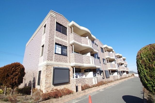 パイン・ヒルズ参番館の物件内観写真