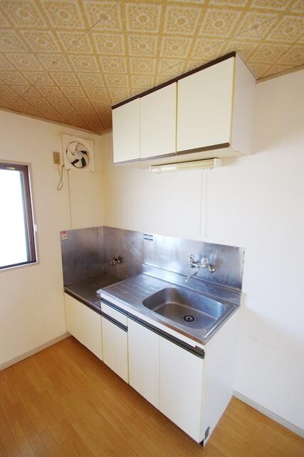 ニュークレセントビルの物件内観写真