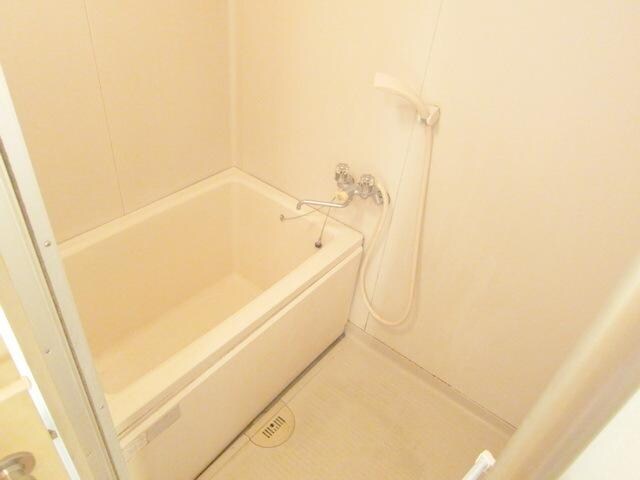 ニュークレセントビルの物件内観写真