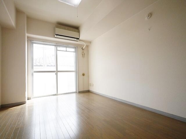 エーリフローレンスＢの物件内観写真