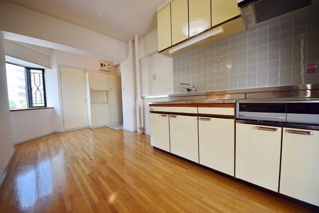 成城ロイヤルマンションの物件内観写真