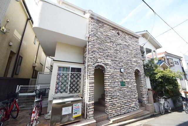 グリシーヌ成城の物件外観写真