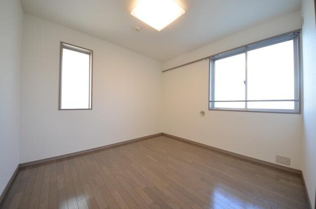 ＬＡＮＡＩ　ＧＲＡＣＥ　ＫＵＮＩＴＡＣＨＩの物件内観写真