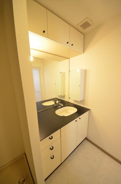 ＬＡＮＡＩ　ＧＲＡＣＥ　ＫＵＮＩＴＡＣＨＩの物件内観写真