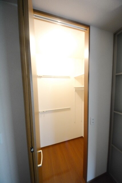 サンク　モンタニア　B棟の物件内観写真