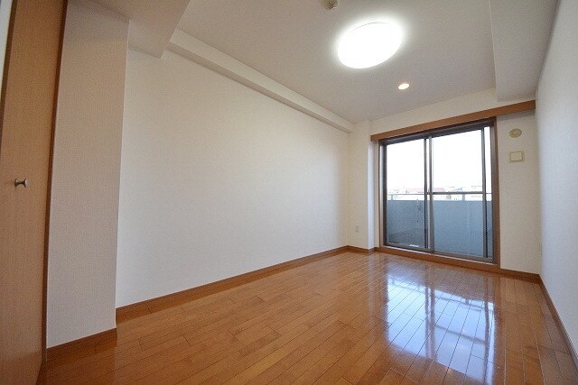 アーバンフラッツつつじヶ丘の物件内観写真