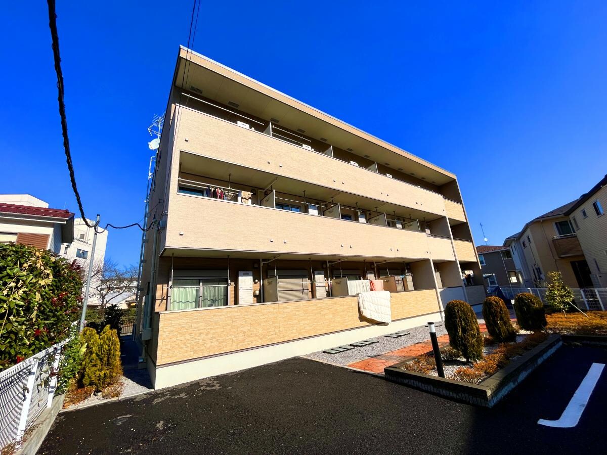 スタヴ　オールの物件外観写真