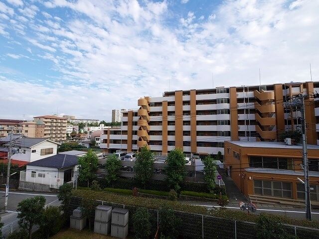 ライオンズヒルズ多摩永山壱番館の物件内観写真