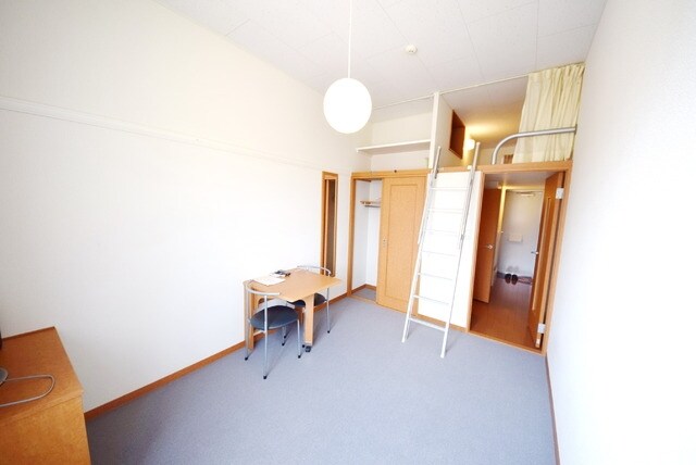 レオパレスティンカーベルの物件内観写真