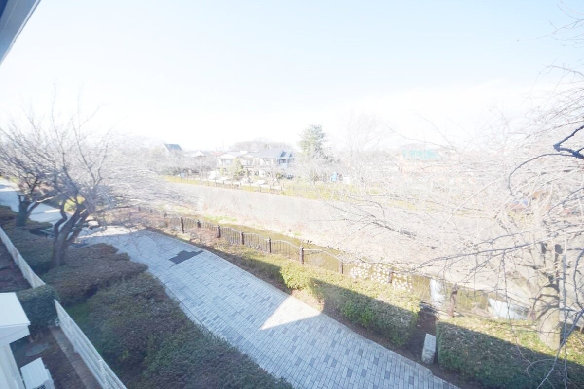 ブリージングタウン百草園の物件内観写真