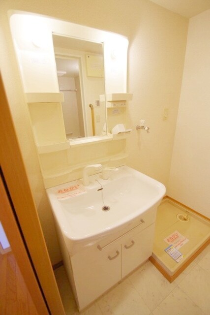 パイン・ヒルズ参番館の物件内観写真