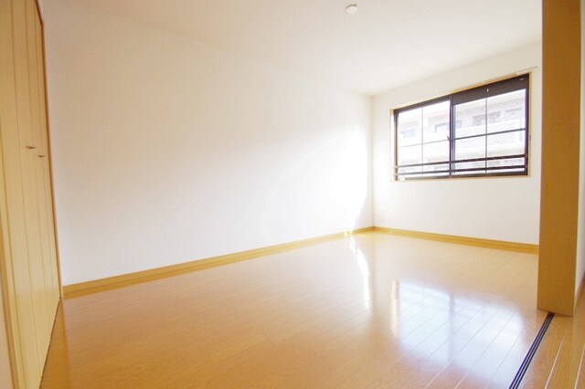 パイン・ヒルズ参番館の物件内観写真