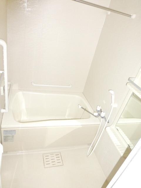 パインヒルズ参番館の物件内観写真