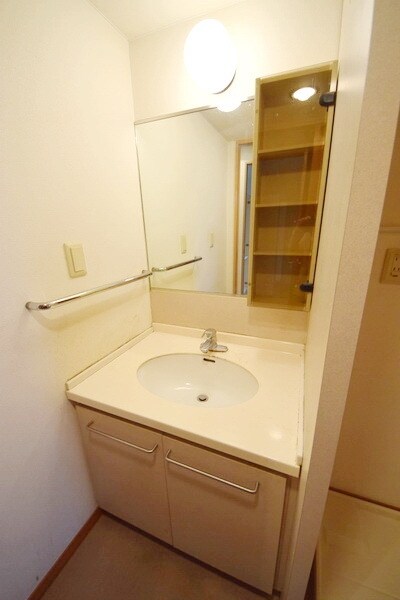 エルムコートの物件内観写真