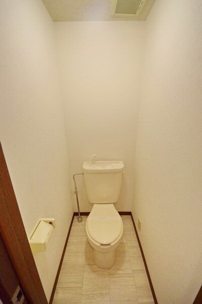 アドニスウエストの物件内観写真