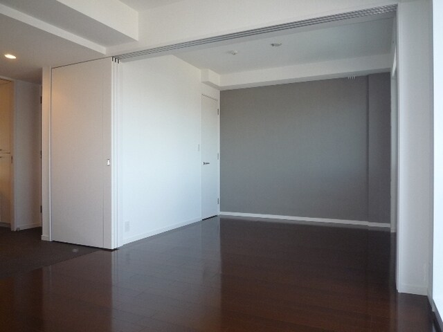 ラグゼガーデン松原の物件内観写真