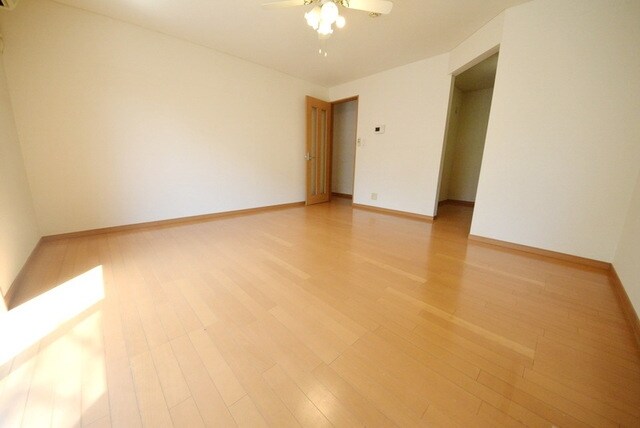 ジェネシスＡの物件内観写真