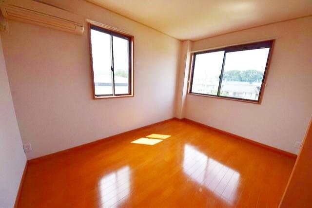 アムールシャンテ是政の物件内観写真