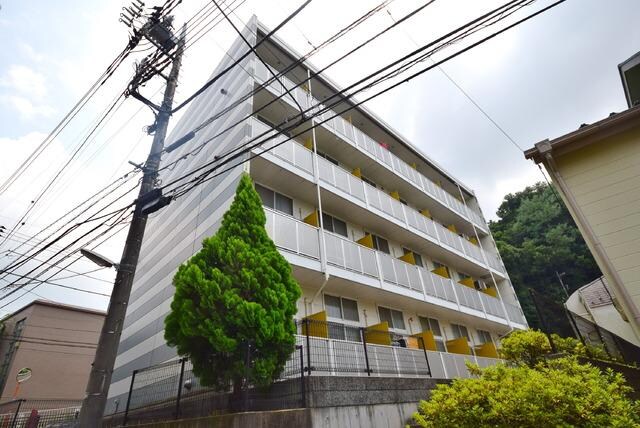 レオパレス聖蹟ロイヤルハイツの物件外観写真