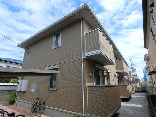 メゾン・ド・シャテーヌの物件外観写真