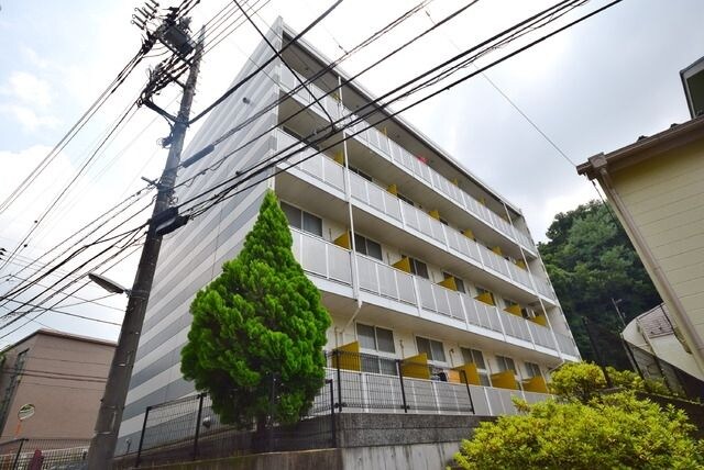 レオパレス聖蹟ロイヤルハイツの物件外観写真