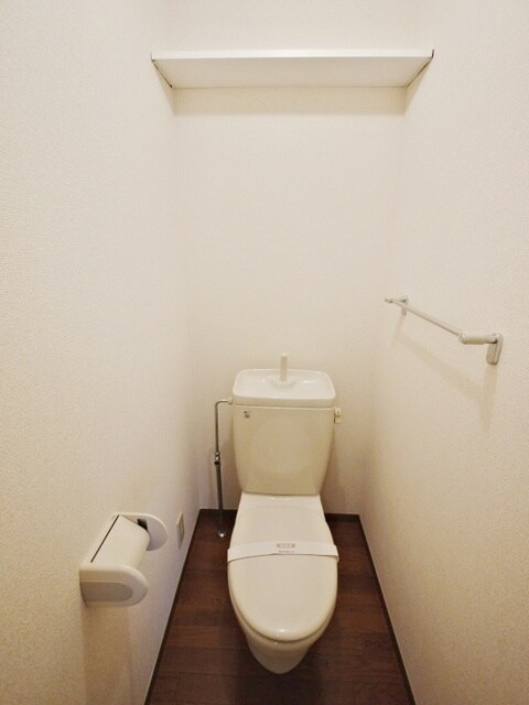 クイーンズコートの物件内観写真