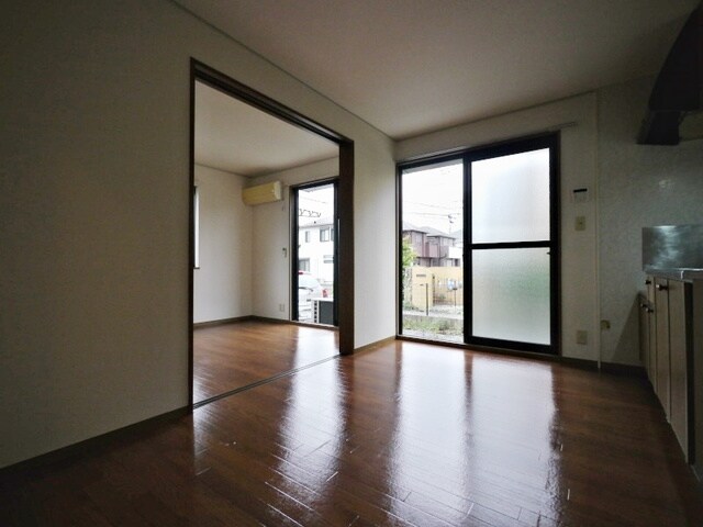 クイーンズコートの物件内観写真