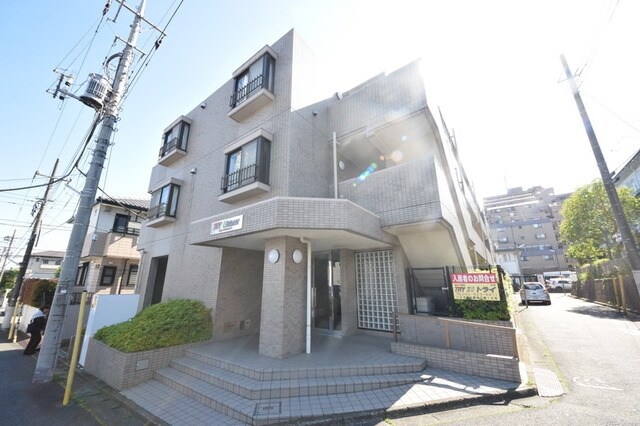 トライアーバンめじろ台の物件外観写真