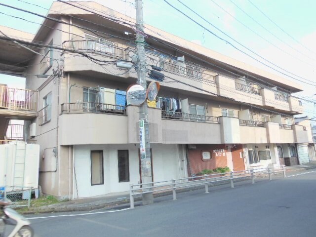 秋山ビルの物件外観写真