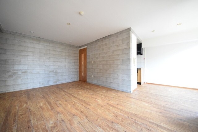 エルムコートの物件内観写真