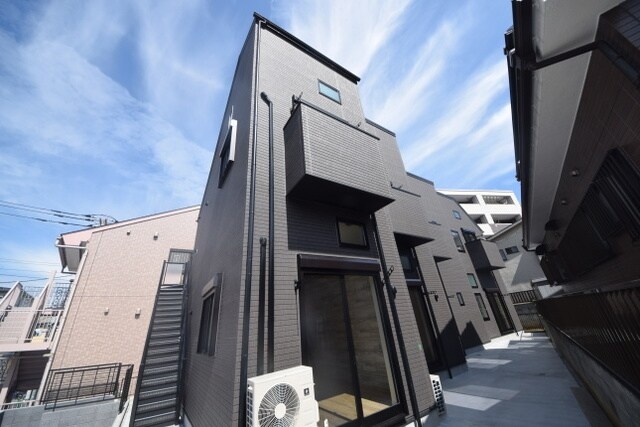 メゾンドカルレ高幡不動の物件外観写真