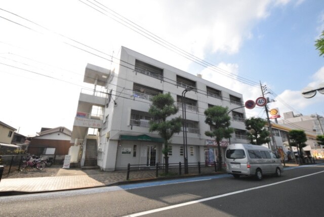 アベニューハイツ石川の物件外観写真