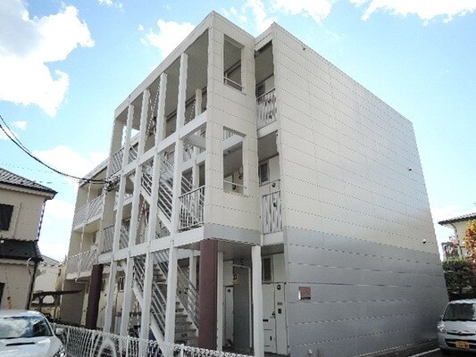 レオパレスグルワールの物件外観写真