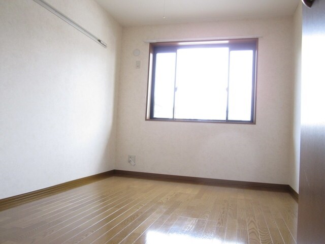 ストークコートの物件内観写真