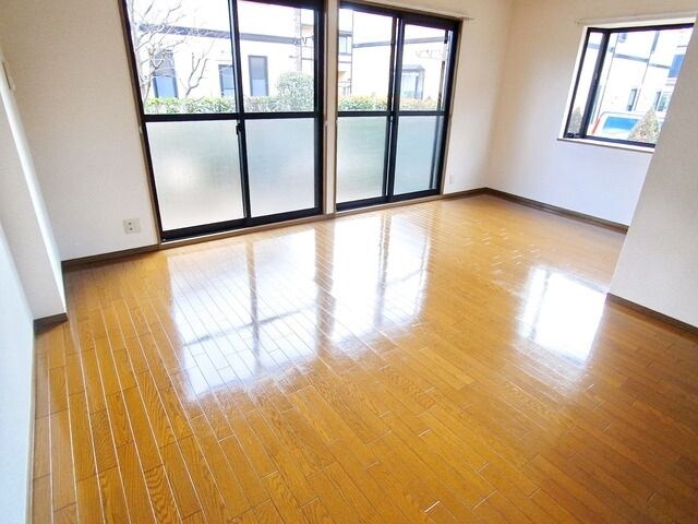 ロイヤルガーデン壱～七番館の物件内観写真