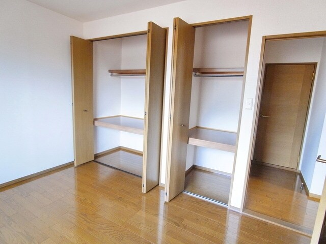 ロイヤルガーデン壱～七番館の物件内観写真