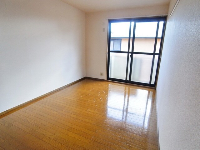 ロイヤルガーデン壱～七番館の物件内観写真