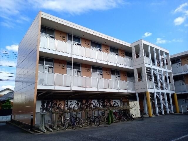 レオパレスけやきの物件外観写真