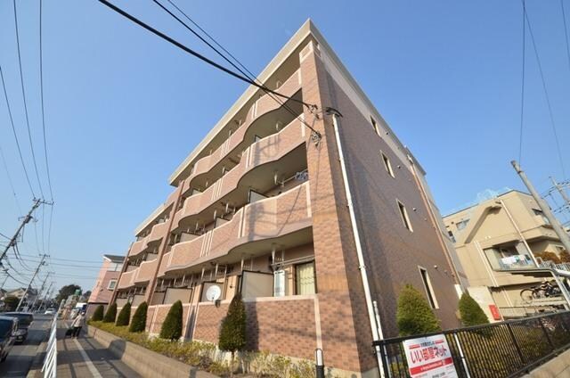 ドゥーメゾンの物件外観写真