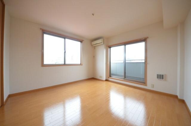 ドルフ国立の物件内観写真